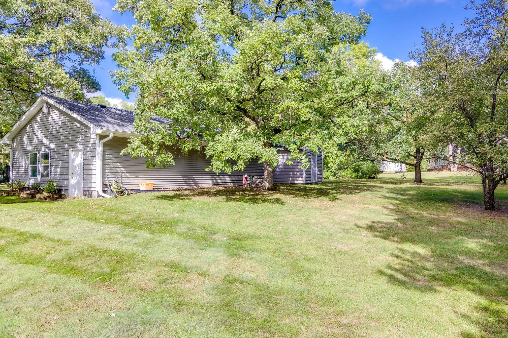 Photo 26 of 19037 Xerxes Nw Street