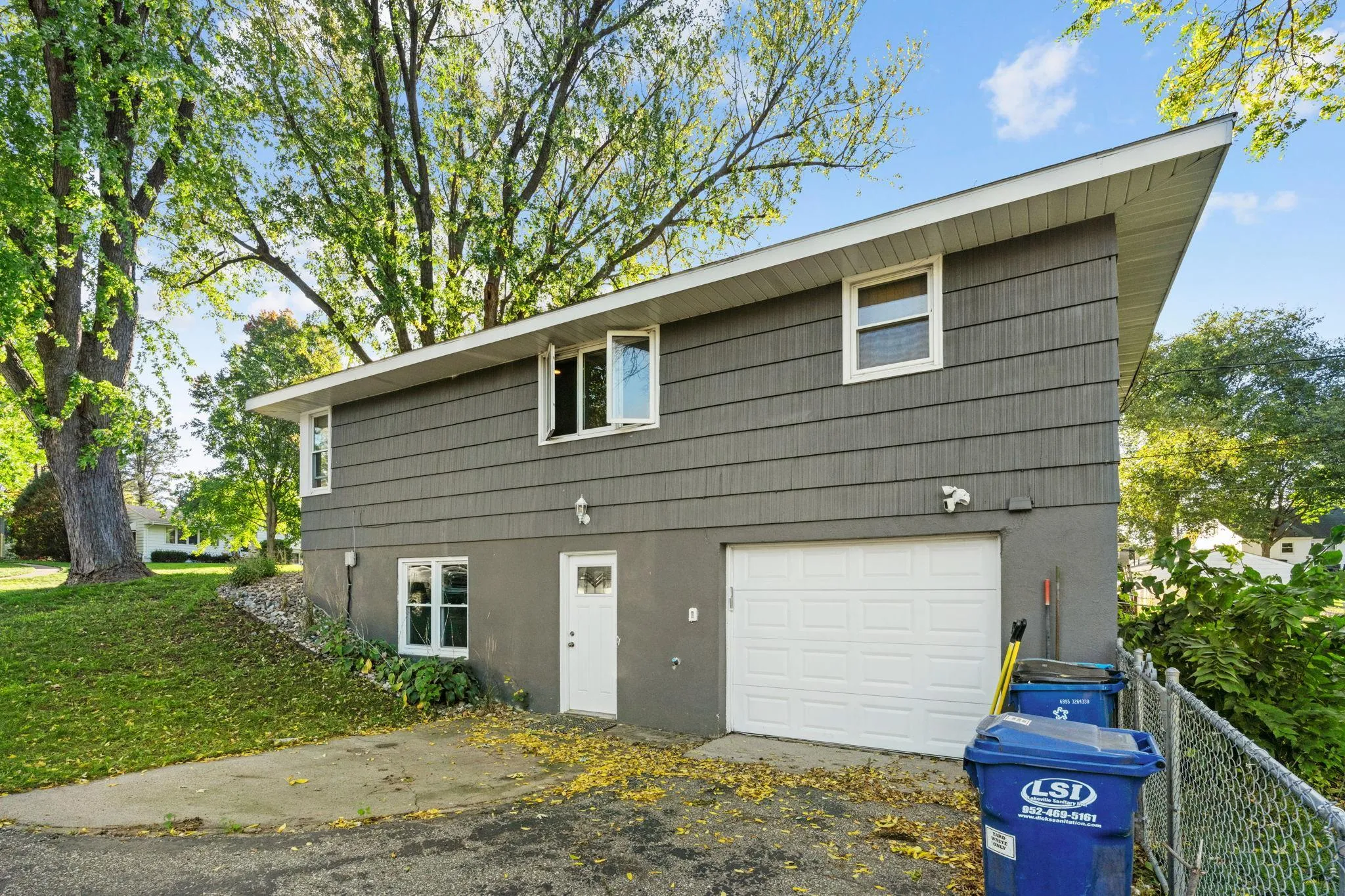 Photo 13 of 511 7th E Avenue
