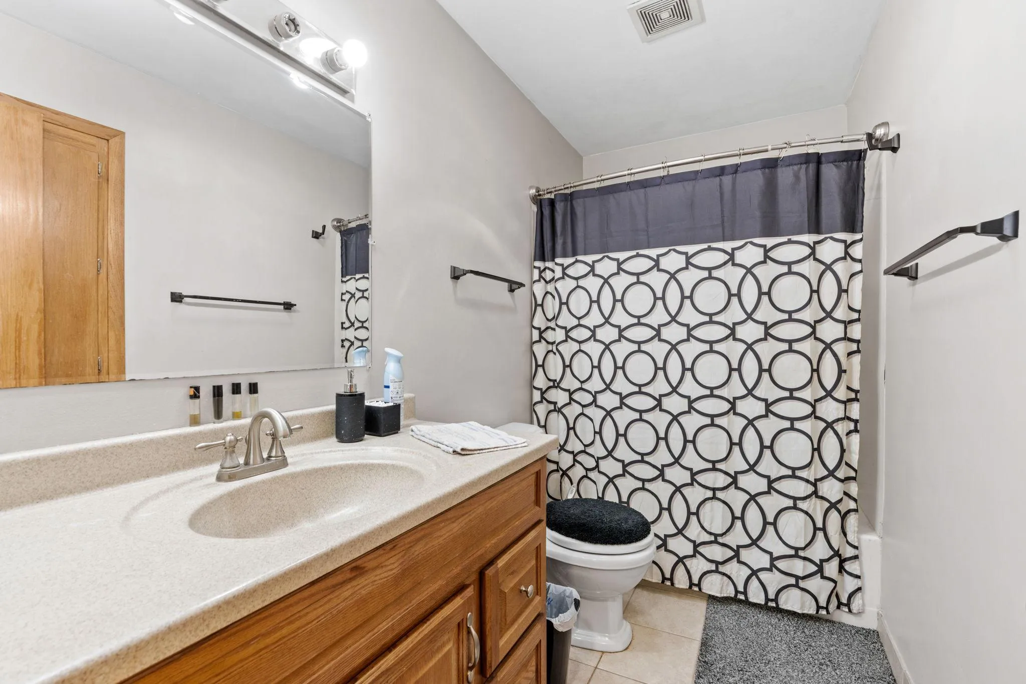 Photo 5 of 511 7th E Avenue