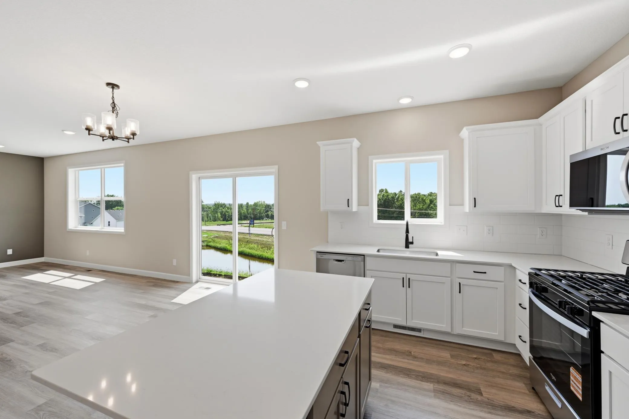Photo 9 of 741 Greywood Sw Boulevard