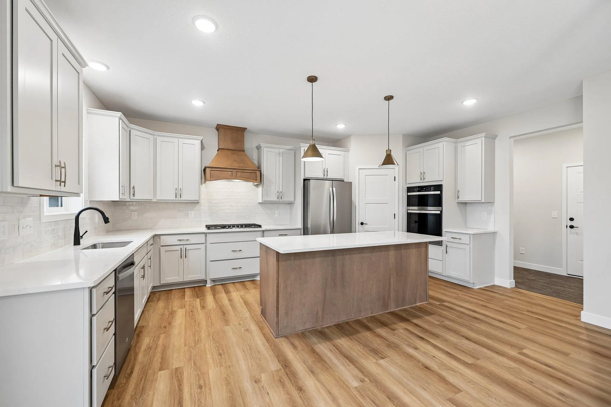 Photo 4 of 858 Greywood Sw Boulevard