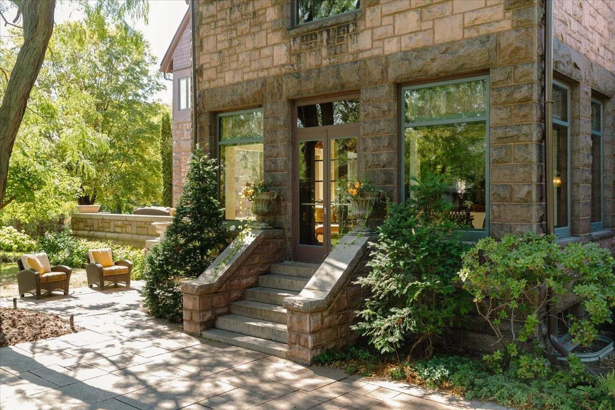 Photo 94 of 633 Fairmount Avenue
