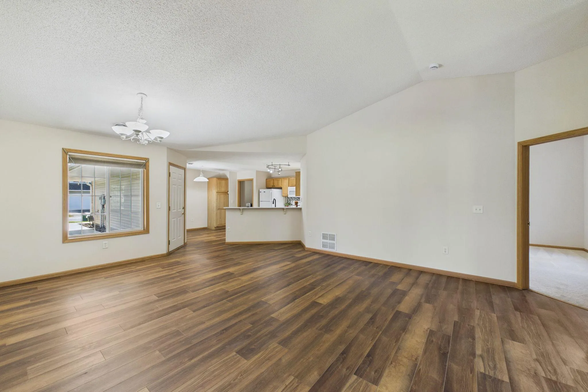 Photo 9 of 7794 Palisades Ne Avenue
