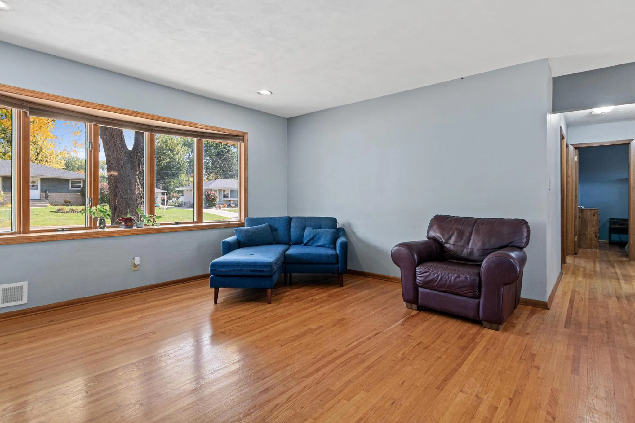 Photo 3 of 2949 Northview Street