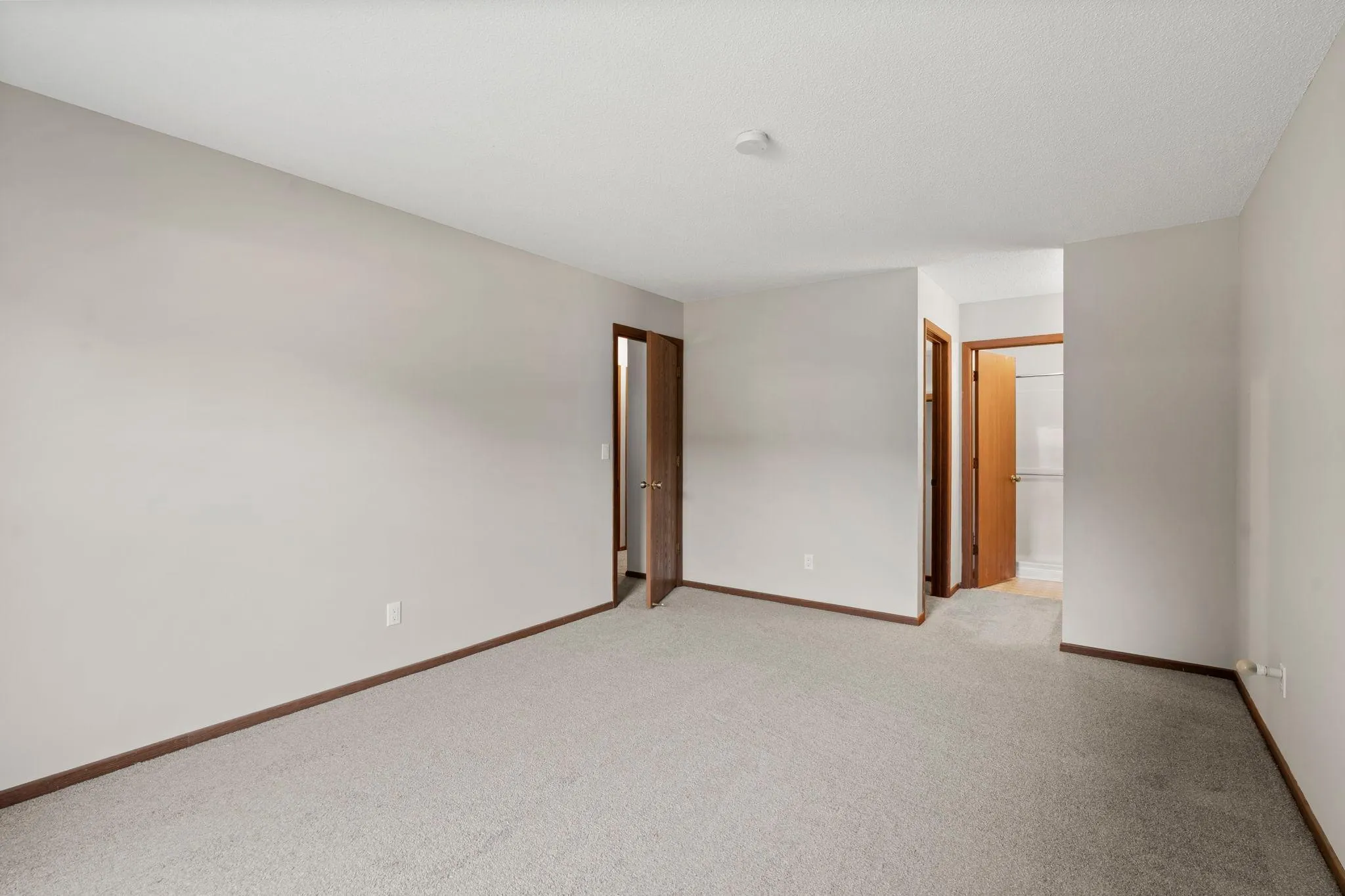 Photo 16 of 5137 Balmoral Lane