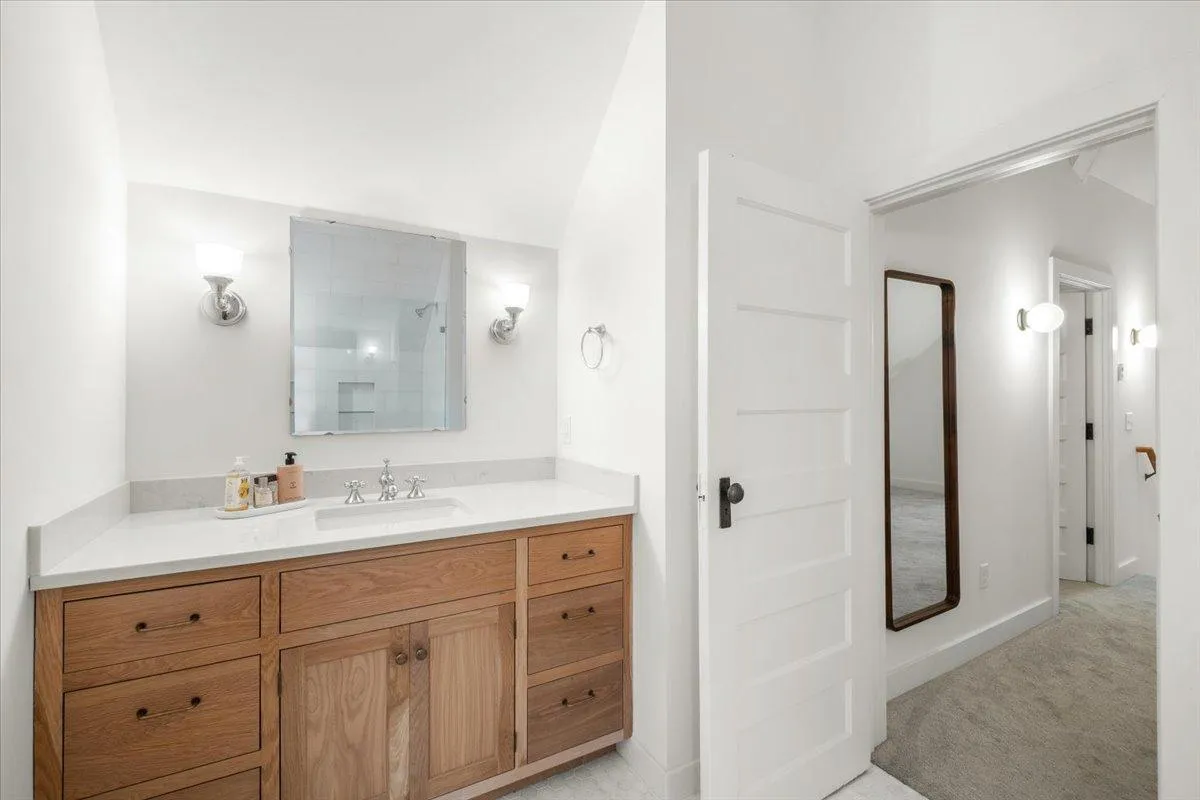Photo 41 of 2031 Lincoln Avenue