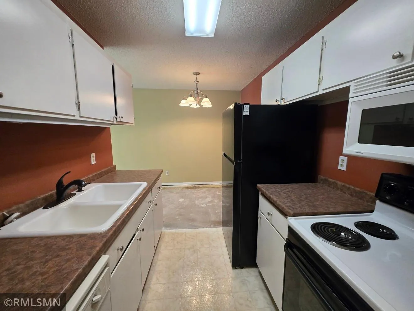 Photo 4 of 2800 Hillsboro N Avenue Unit 315
