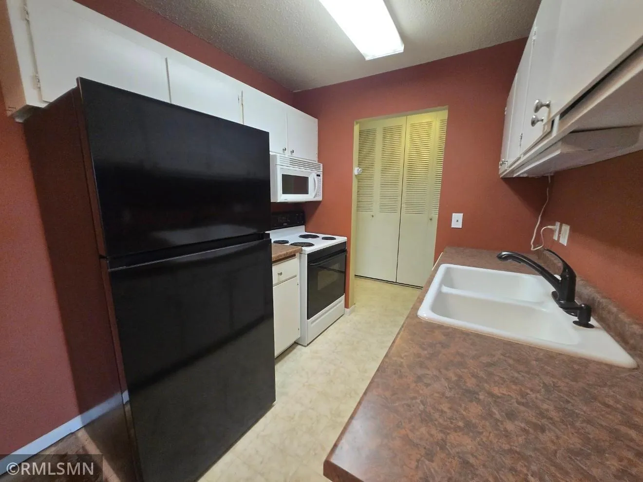 Photo 5 of 2800 Hillsboro N Avenue Unit 315