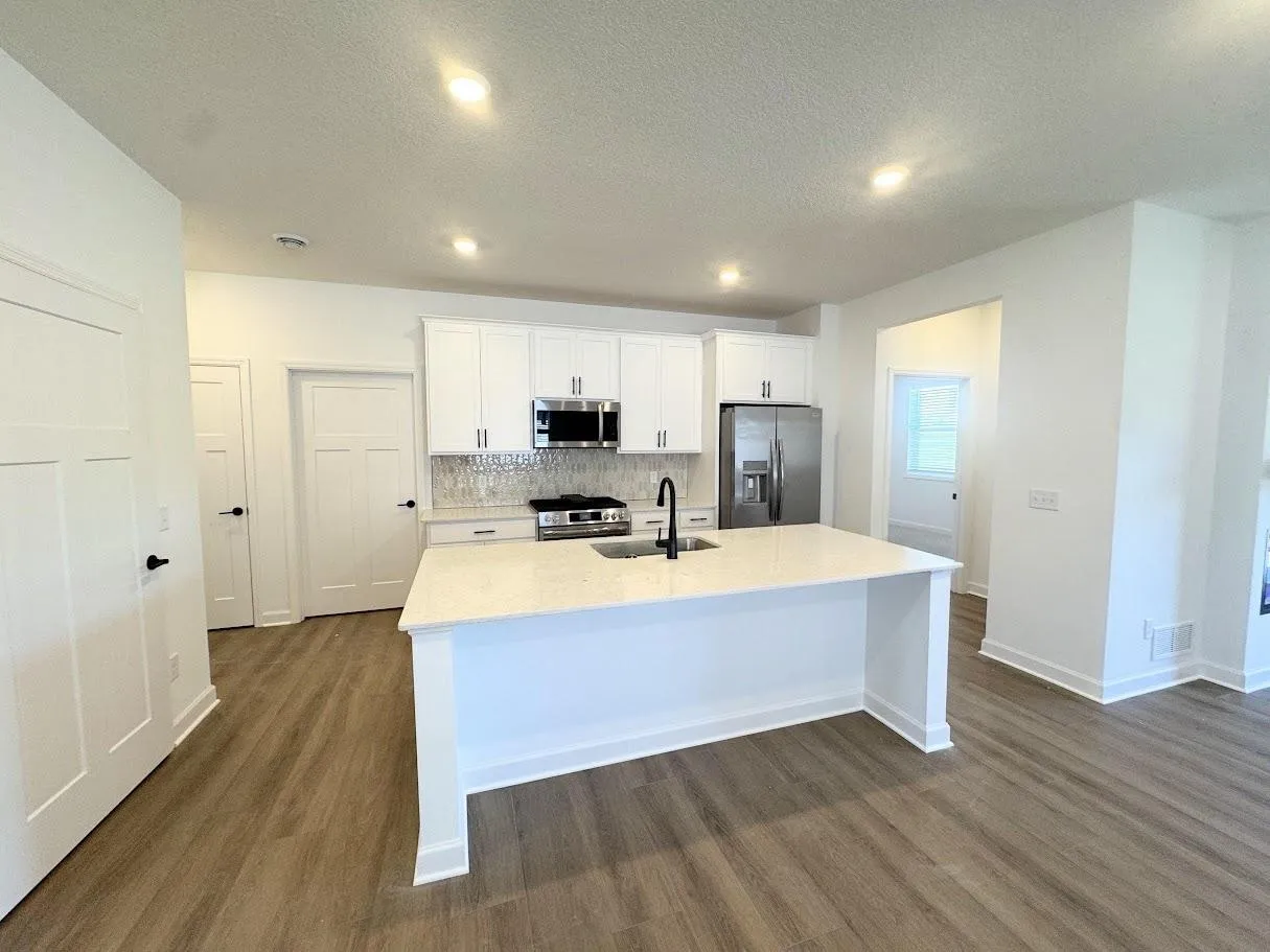 Photo 3 of 750 Vista Court