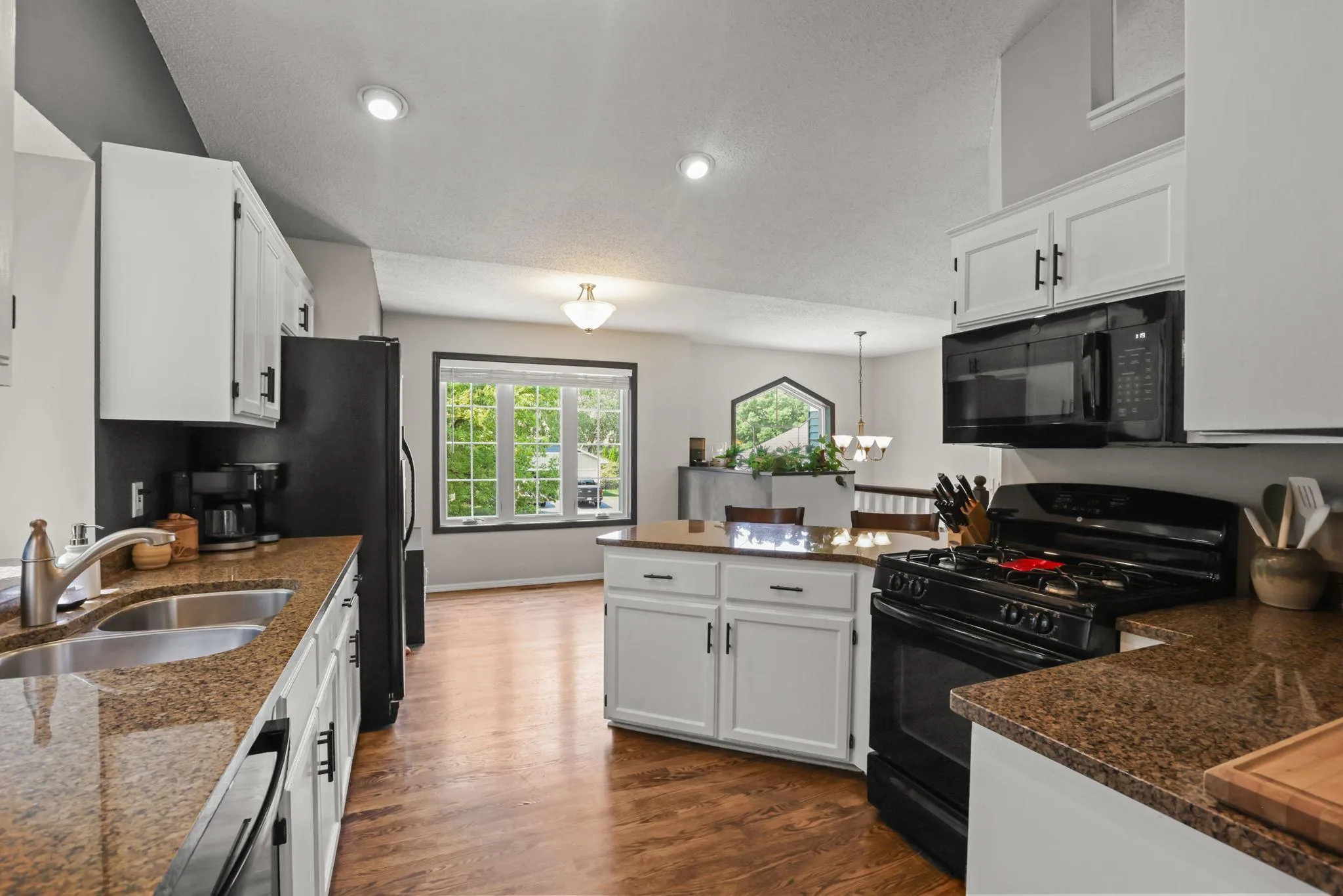 Photo 2 of 7600 Palomino Lane
