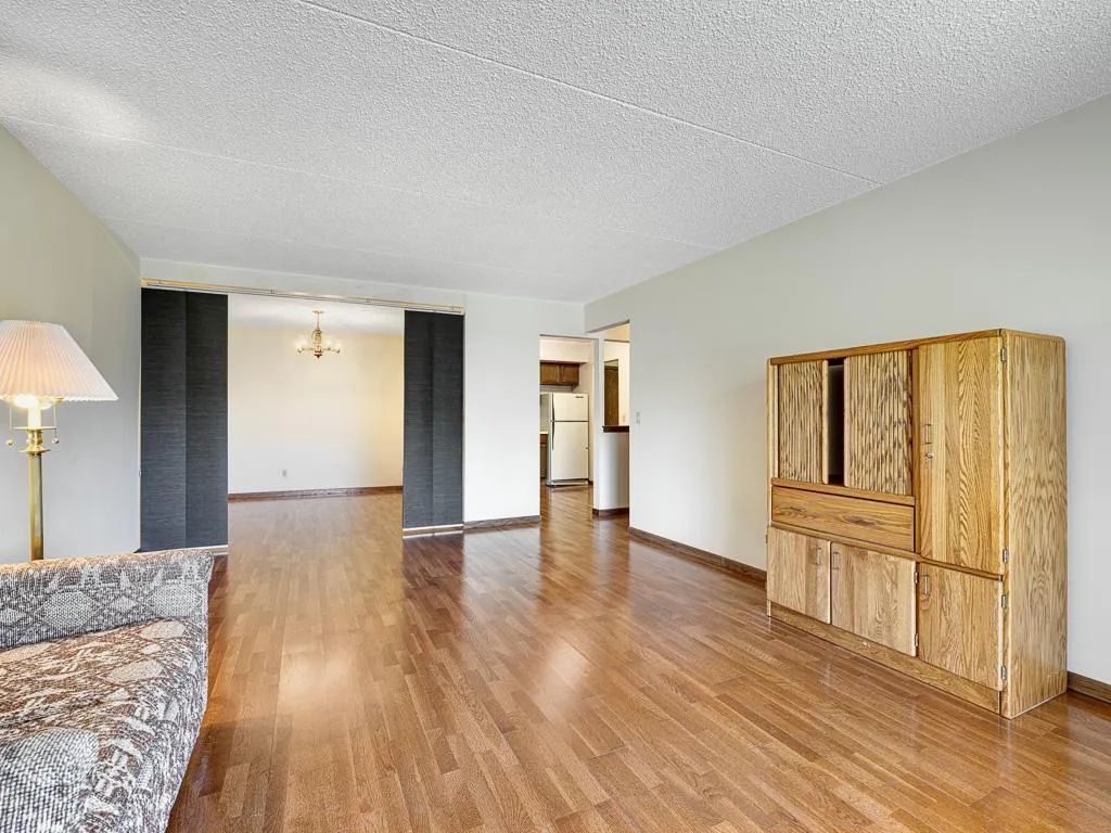 Photo 5 of 2455 Londin E Lane Unit 322