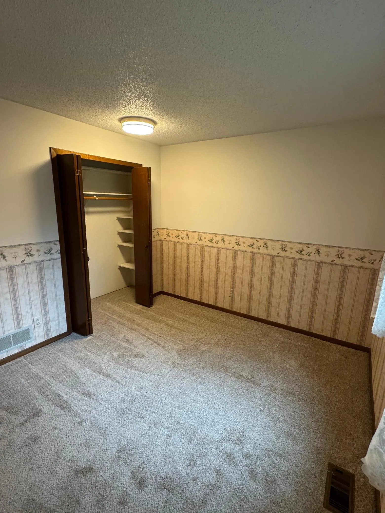 Photo 15 of 1890 Fox Ridge Drive Unit B