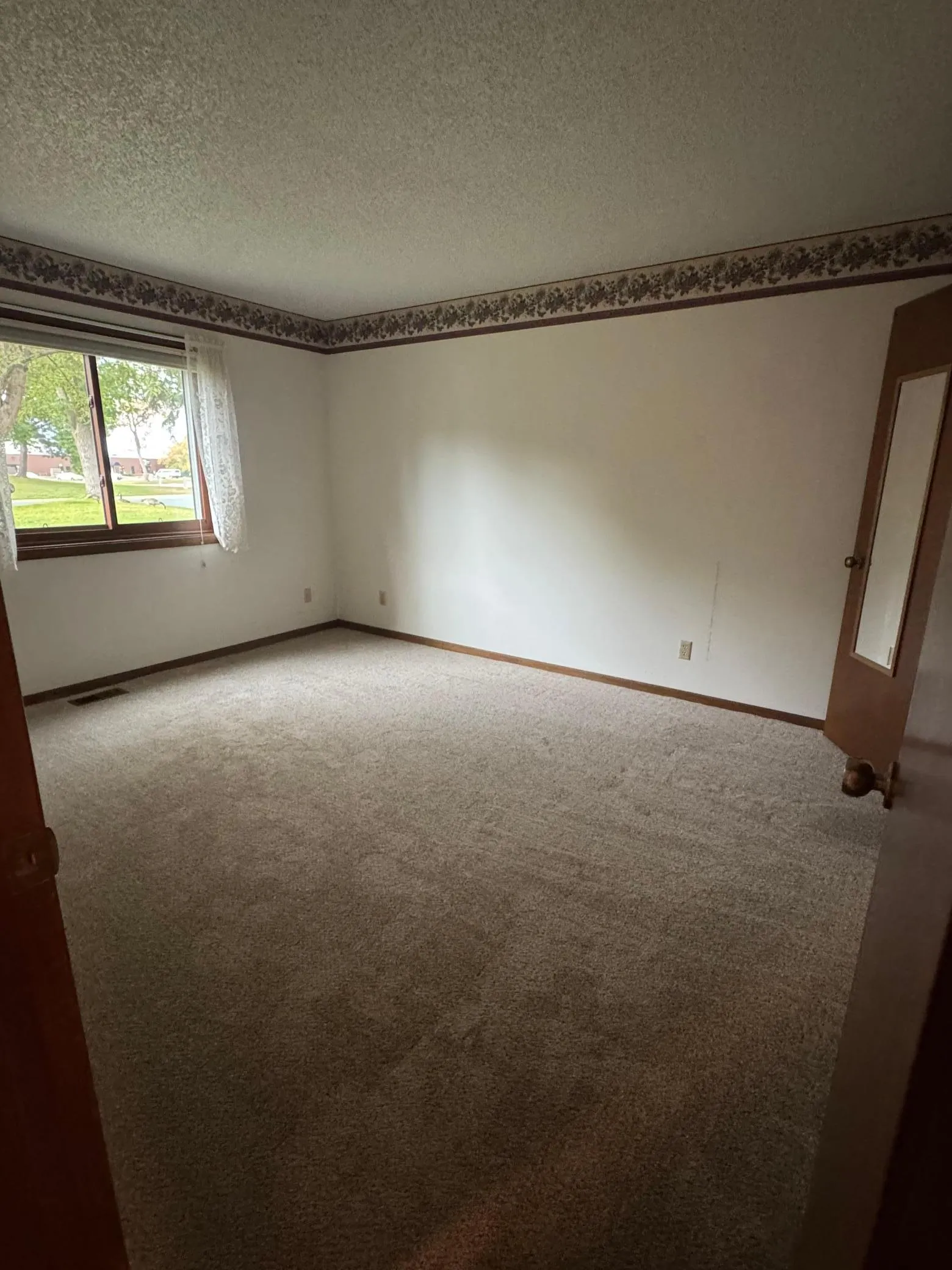 Photo 16 of 1890 Fox Ridge Drive Unit B