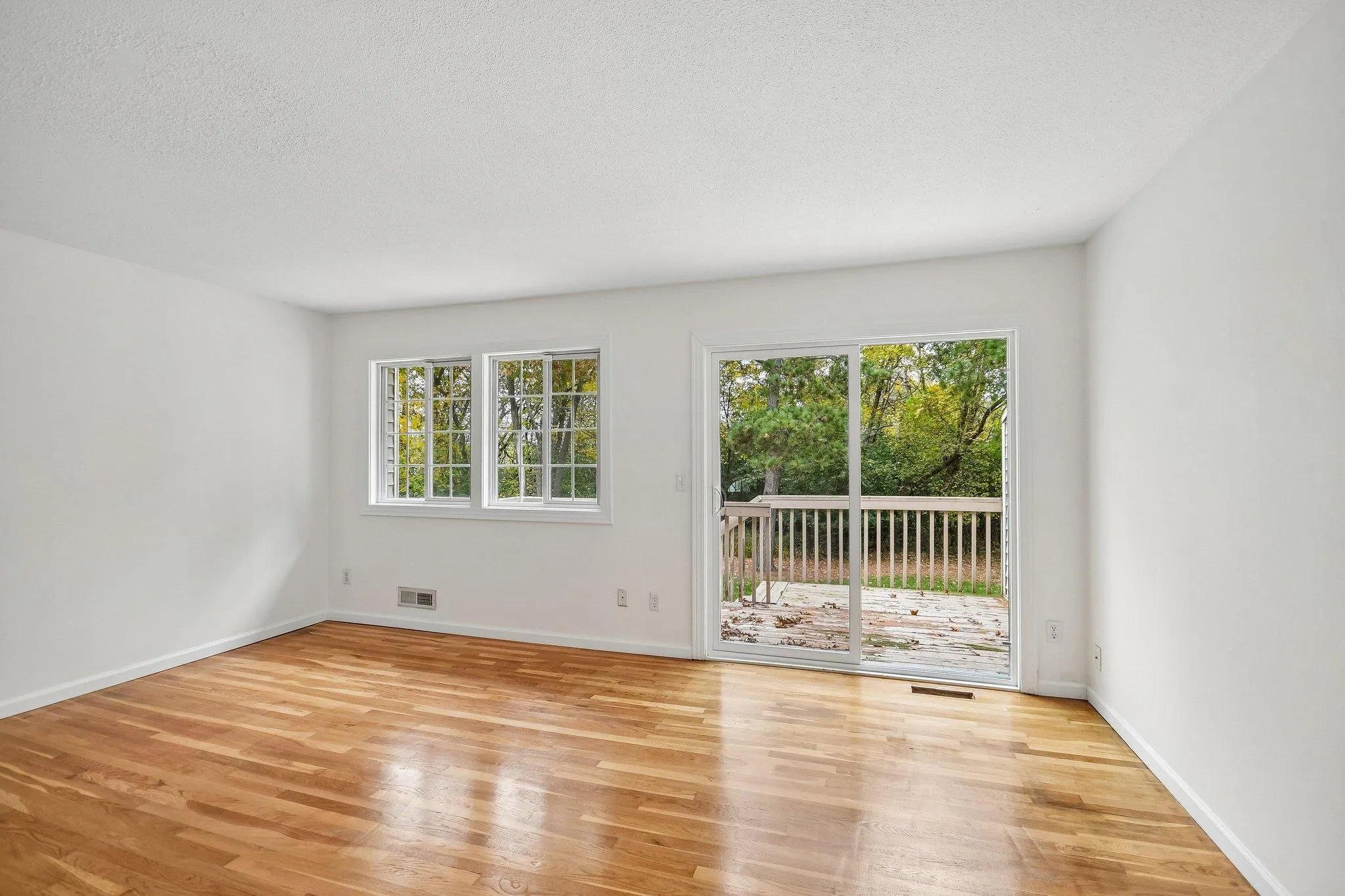 Photo 6 of 12125 Drake Nw Street