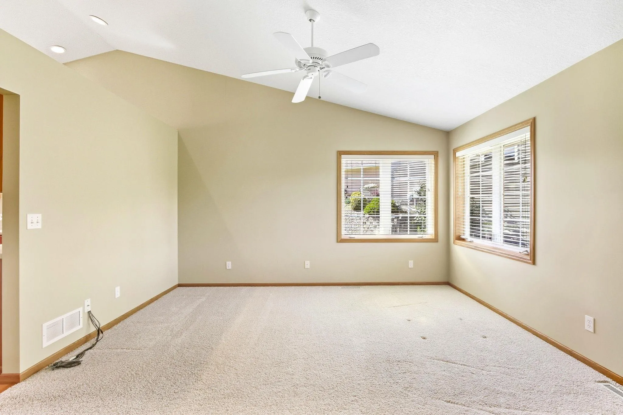 Photo 16 of 1724 Carleton Drive