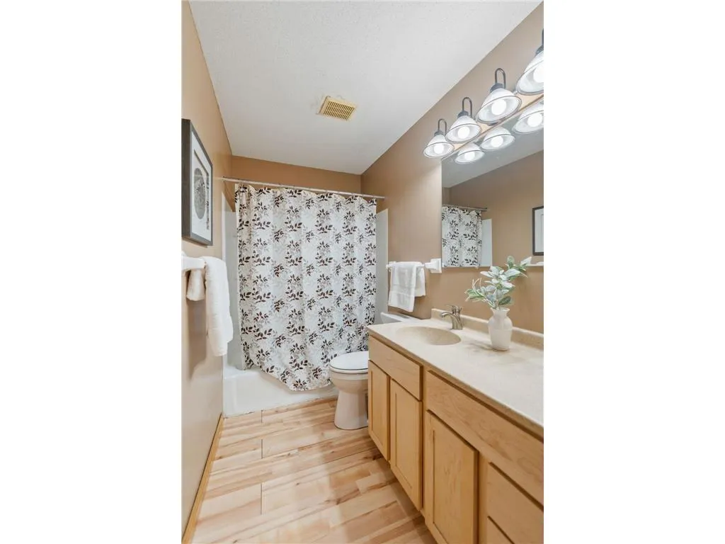 Photo 9 of 13573 Everton Avenue