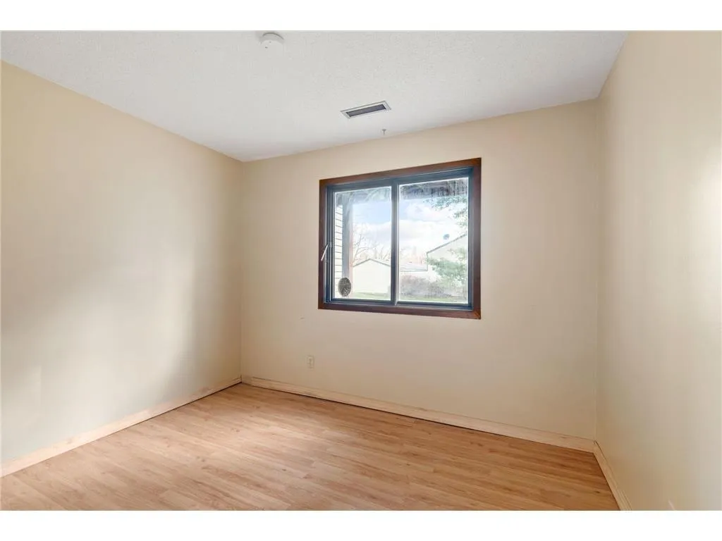 Photo 18 of 13573 Everton Avenue