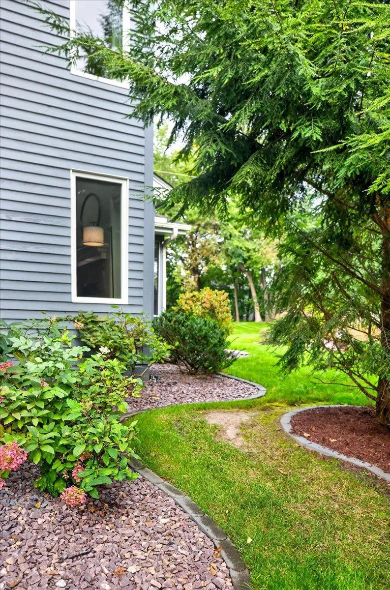 Photo 9 of 2398 Hunter Drive
