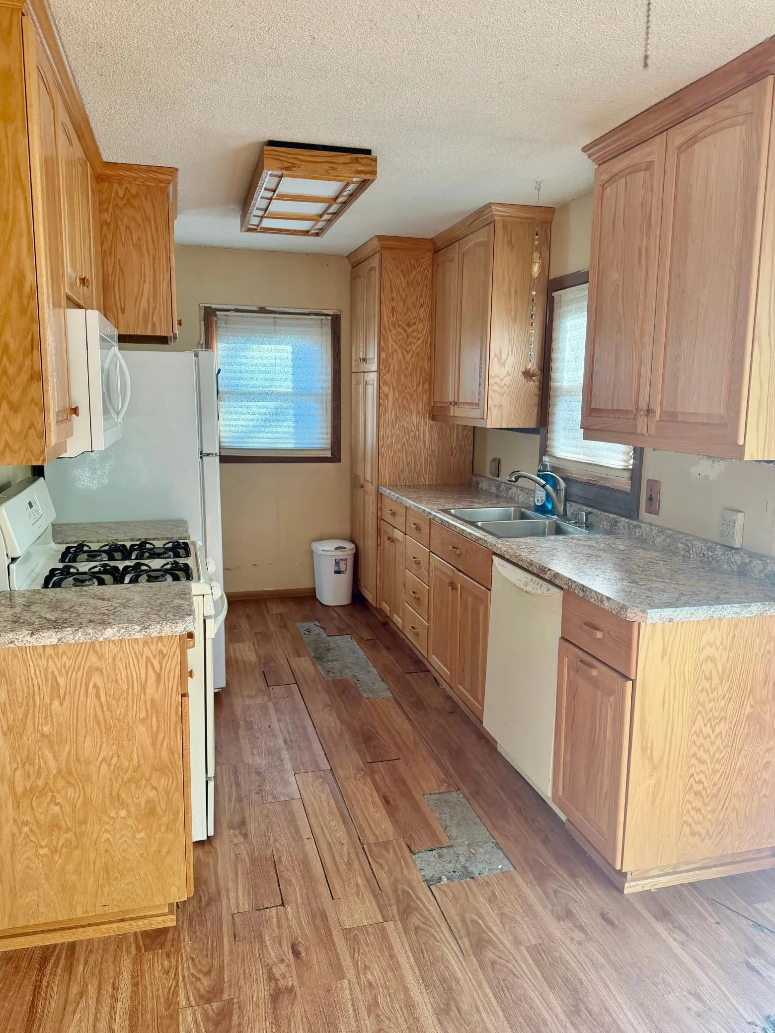 Photo 2 of 2205 Brookview Drive