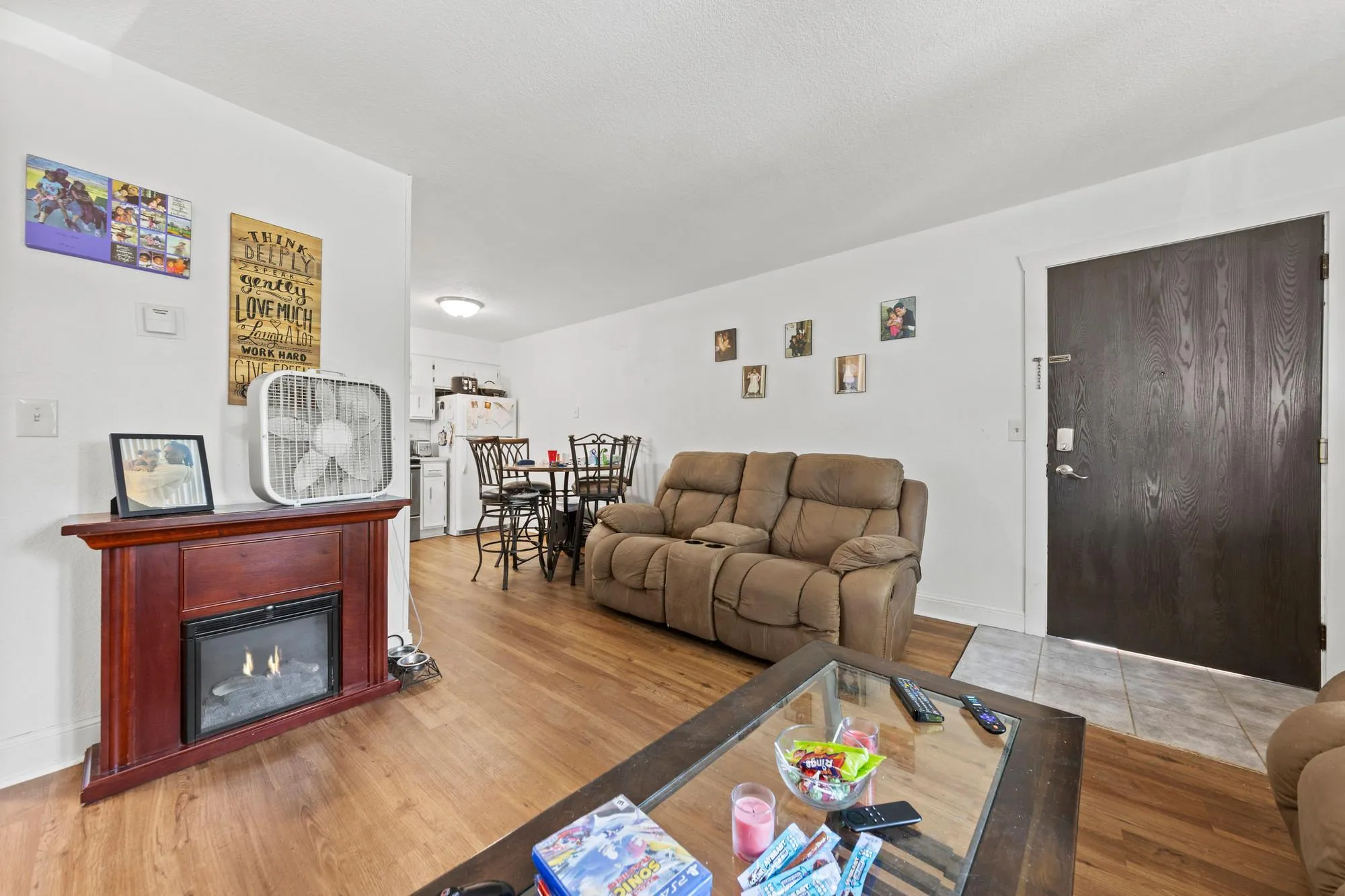 Photo 4 of 3813 Restwood Road