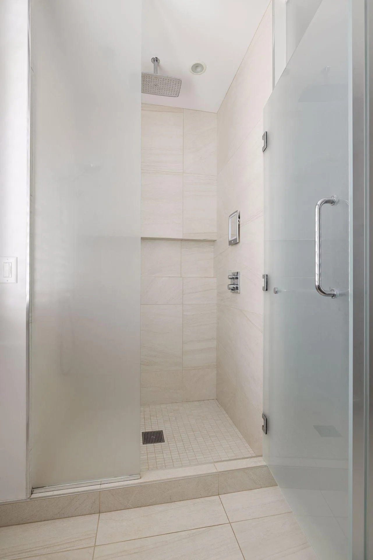 Photo 47 of 301 Kenwood Parkway Unit 302