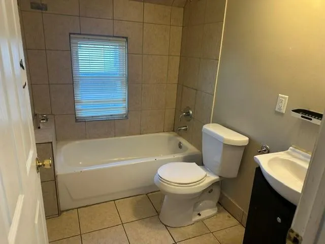 Photo 14 of 929 6th E Street