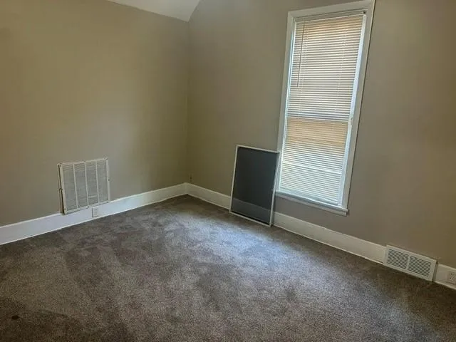 Photo 10 of 929 6th E Street