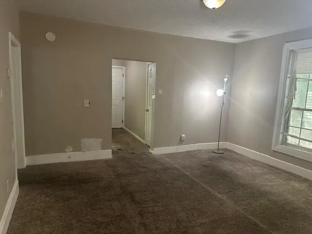 Photo 4 of 929 6th E Street