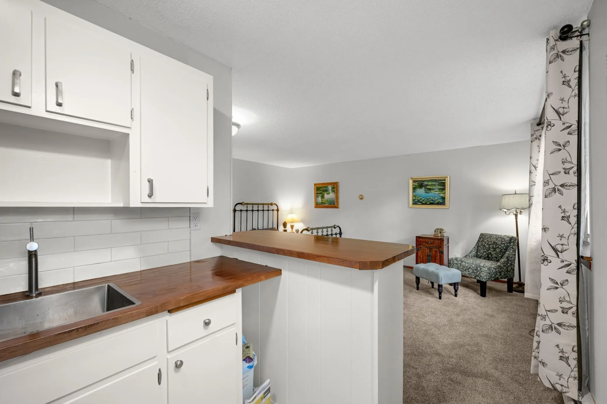 Photo 7 of 2536 Dupont S Avenue Unit 101