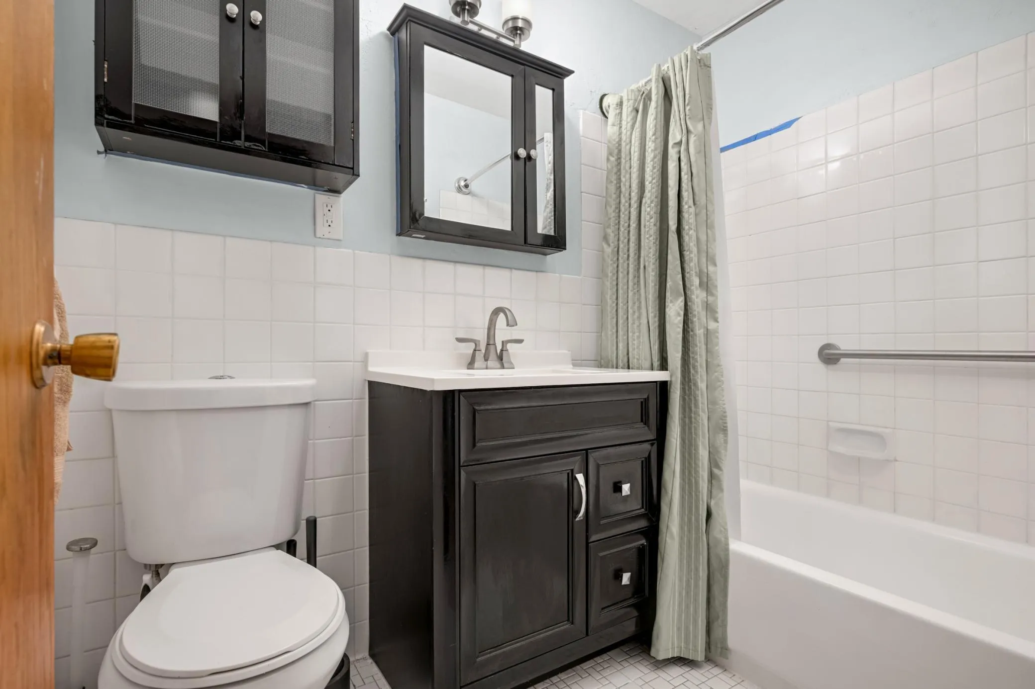 Photo 10 of 2536 Dupont S Avenue Unit 101