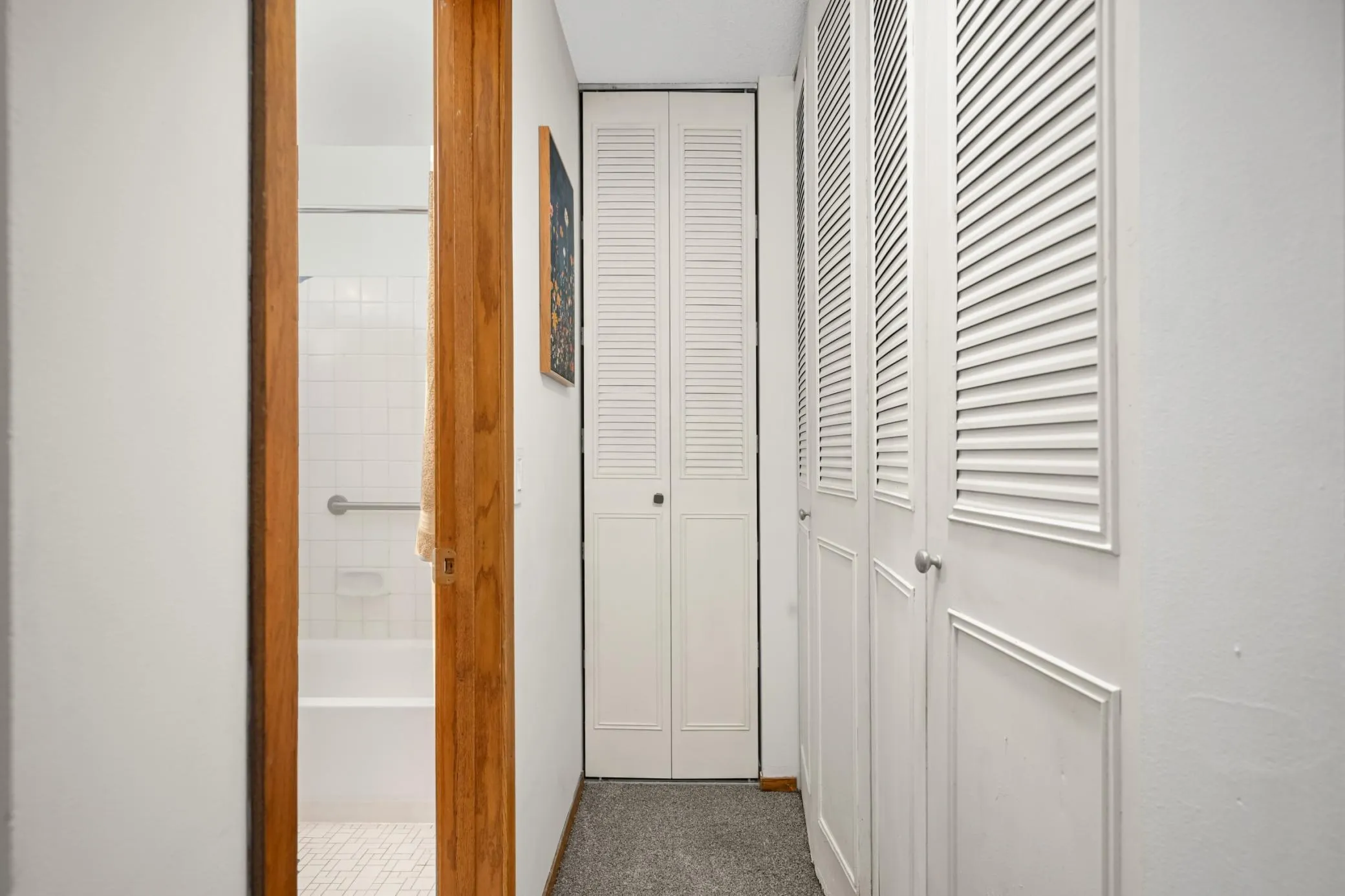 Photo 9 of 2536 Dupont S Avenue Unit 101