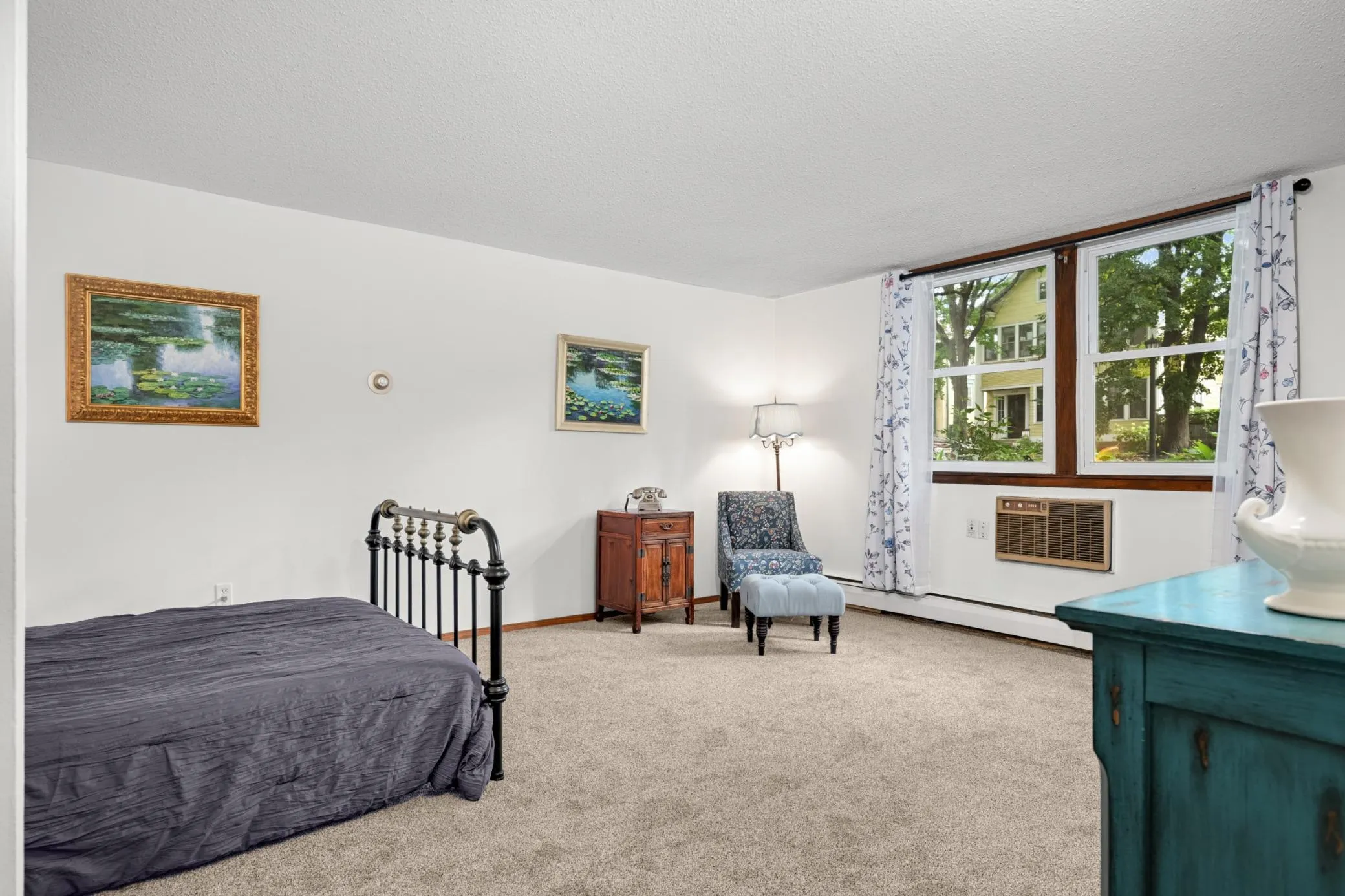 Photo 3 of 2536 Dupont S Avenue Unit 101