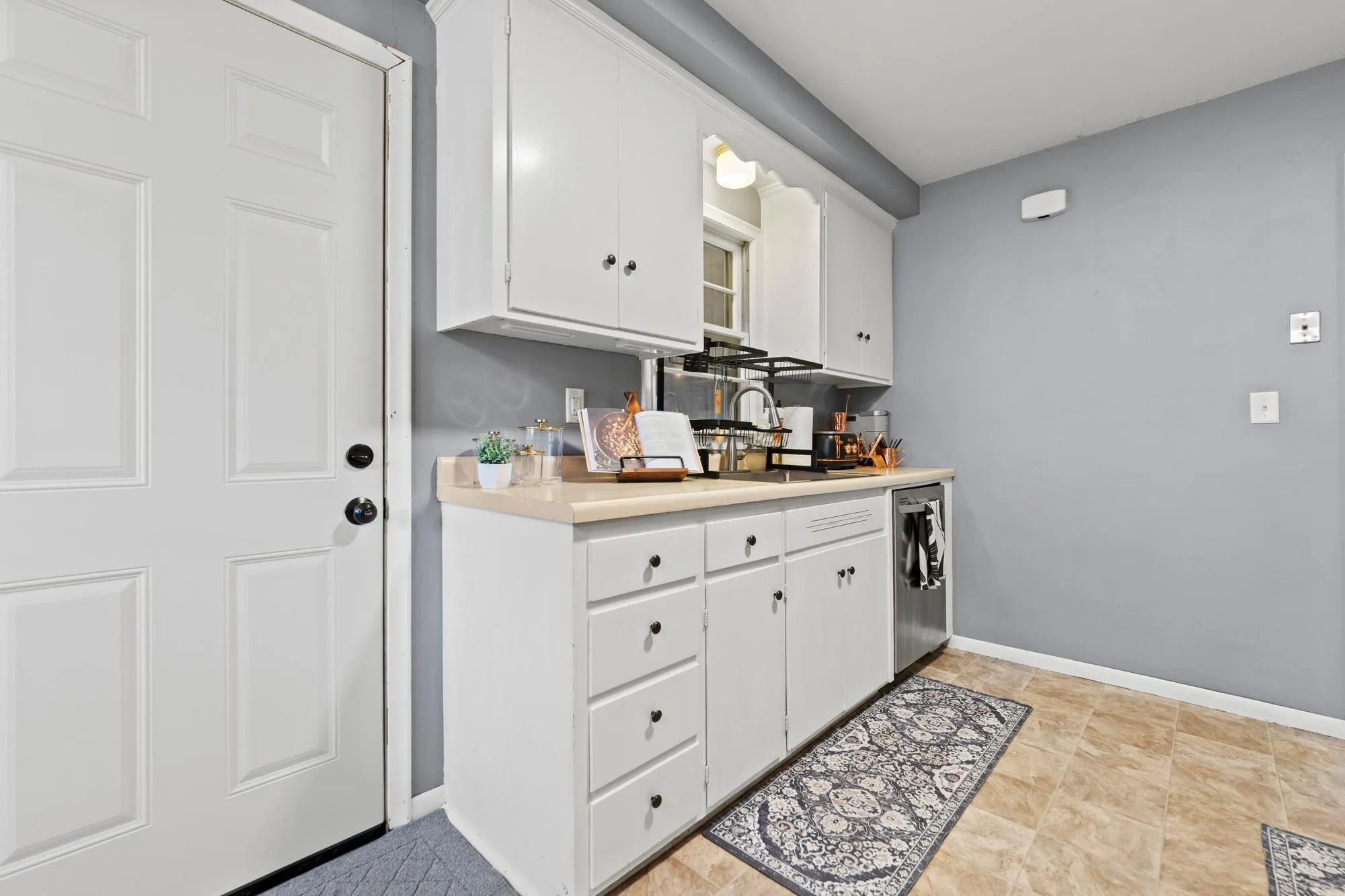 Photo 10 of 4625 Oxborough Lane