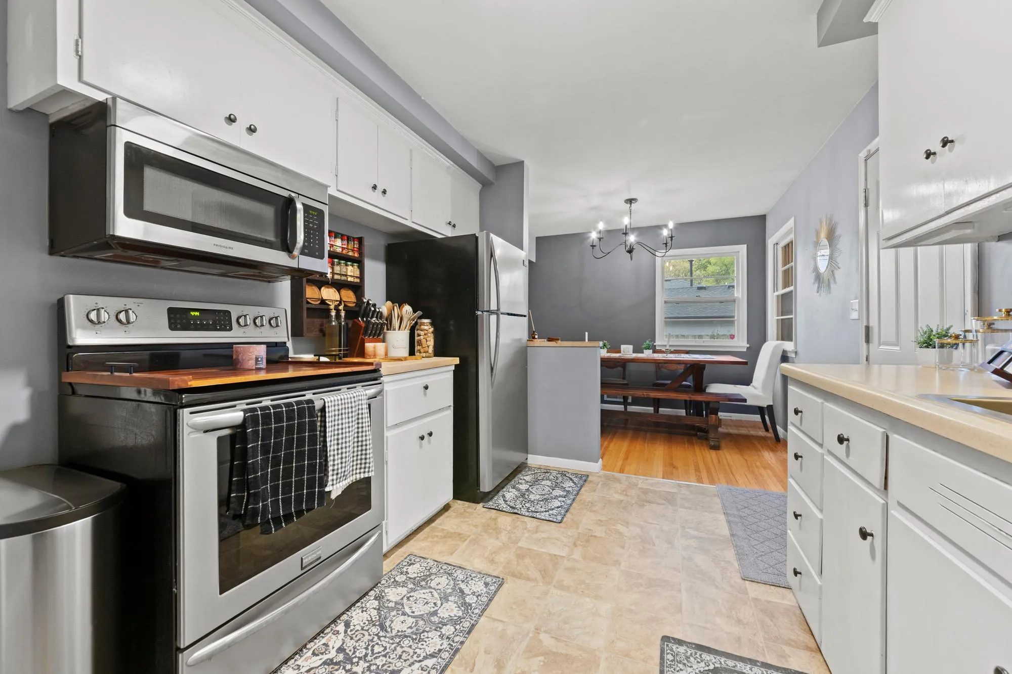 Photo 11 of 4625 Oxborough Lane