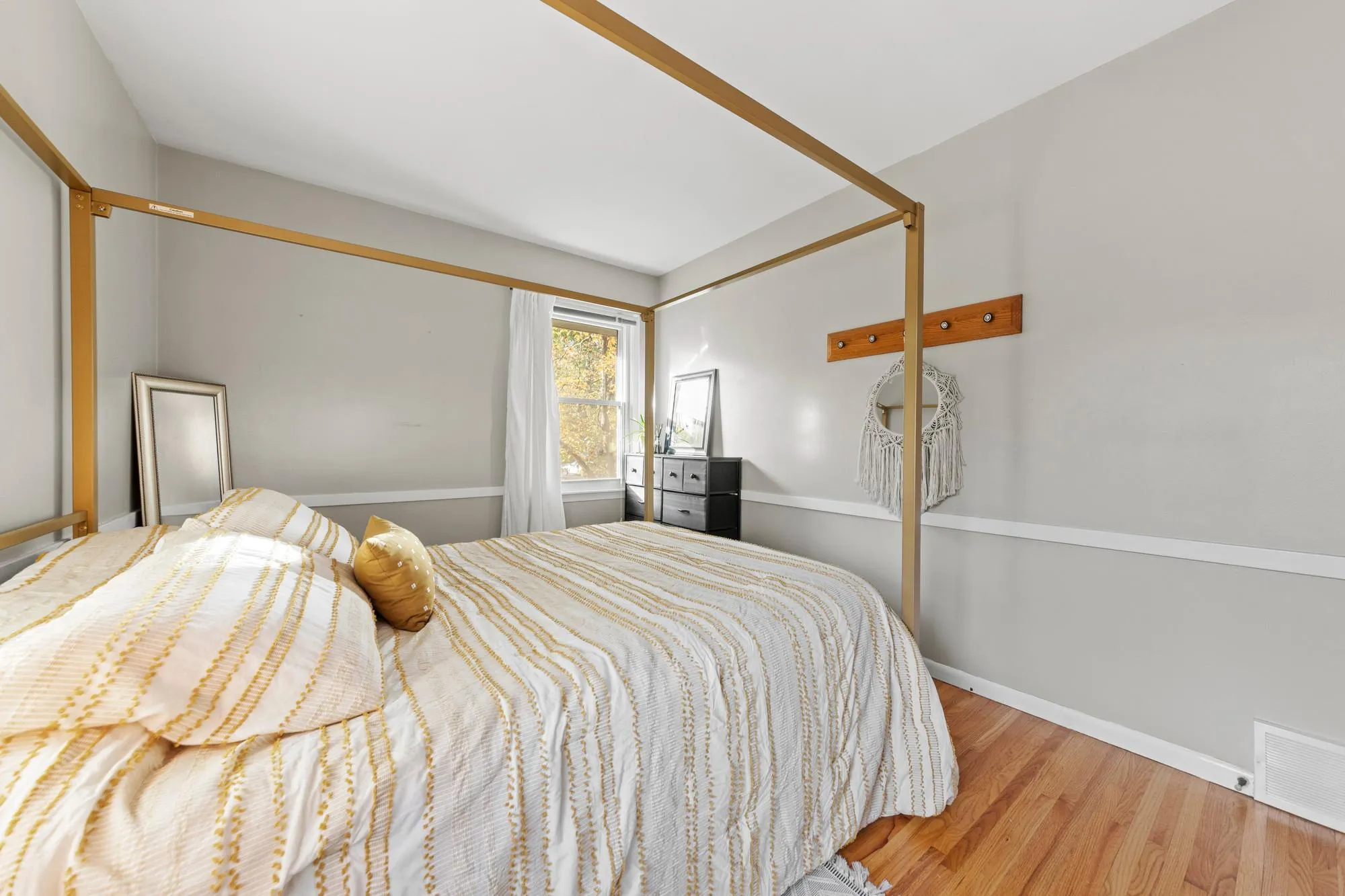 Photo 17 of 4625 Oxborough Lane