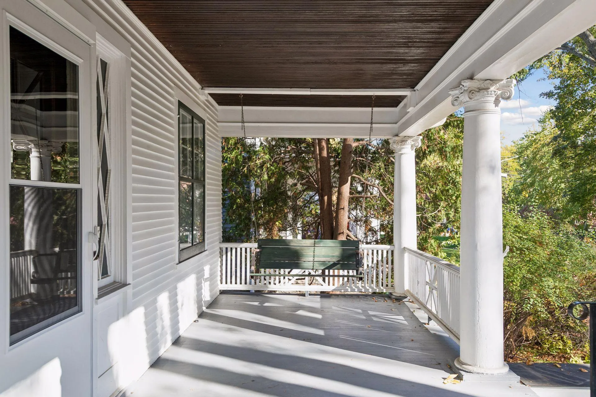 Photo 4 of 2073 Carroll Avenue