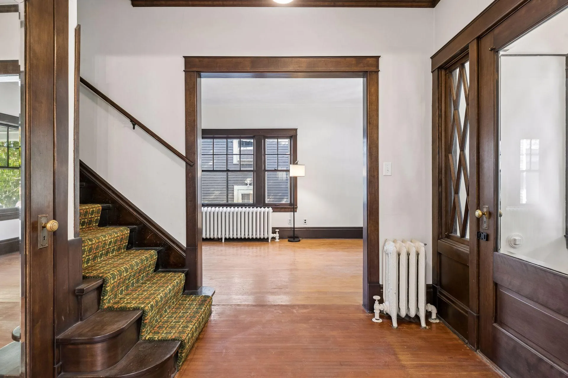 Photo 6 of 2073 Carroll Avenue