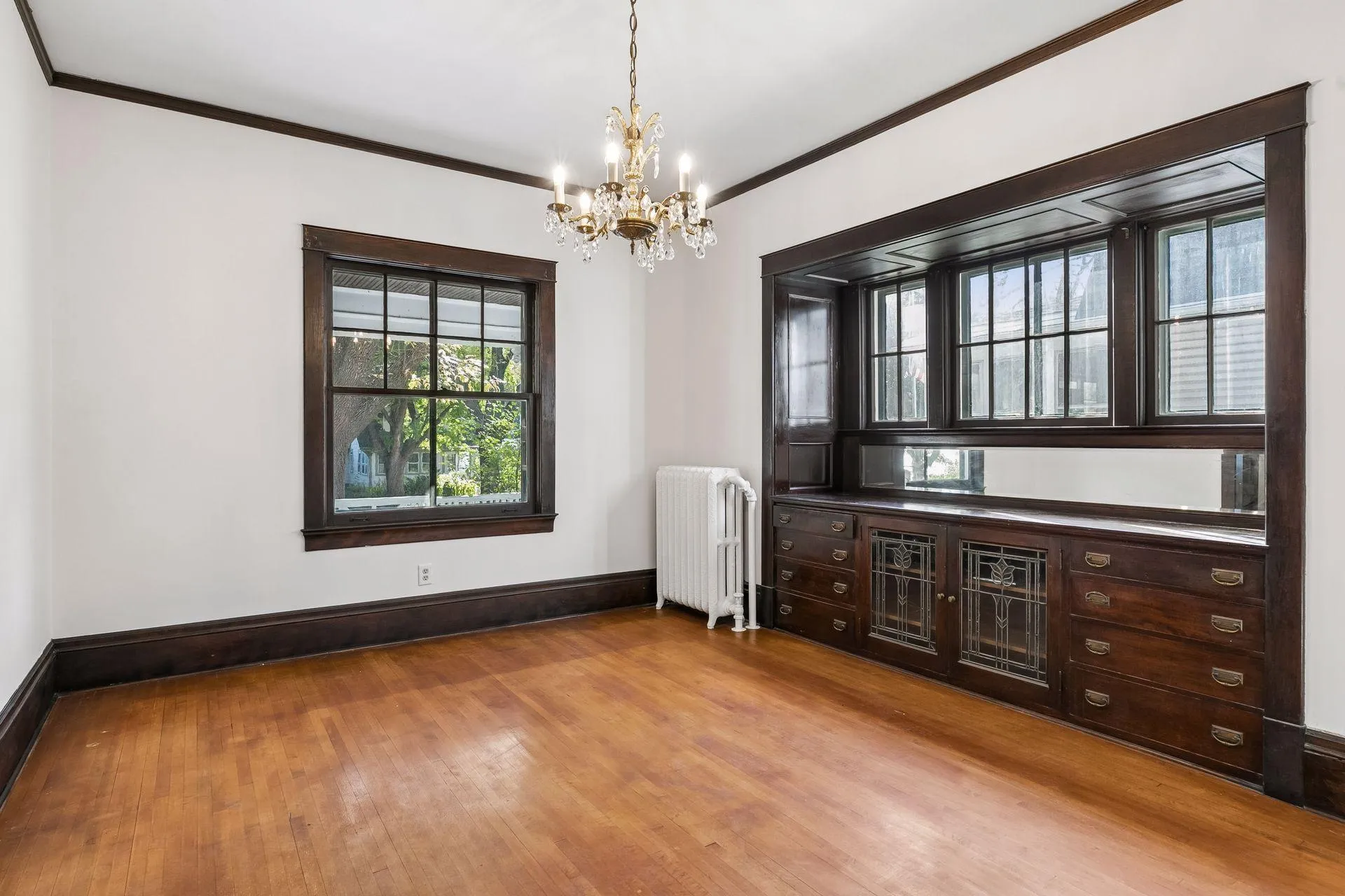 Photo 11 of 2073 Carroll Avenue