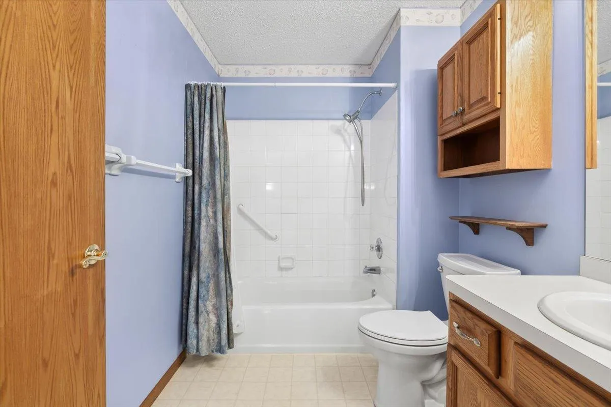 Photo 17 of 7987 Forest Boulevard Unit Unit F