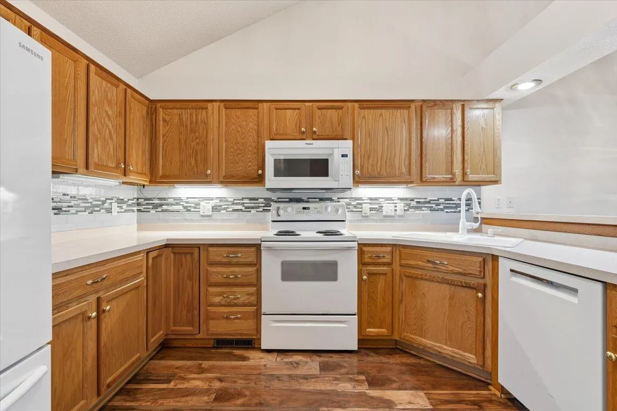 Photo 5 of 7987 Forest Boulevard Unit Unit F