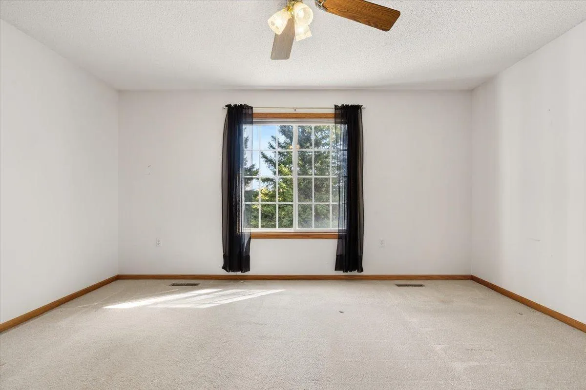 Photo 18 of 7987 Forest Boulevard Unit Unit F