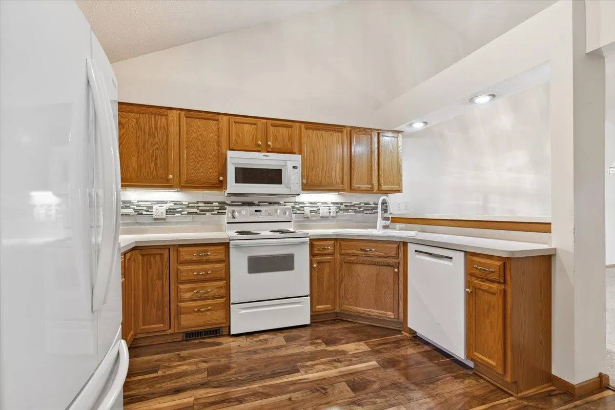 Photo 4 of 7987 Forest Boulevard Unit Unit F