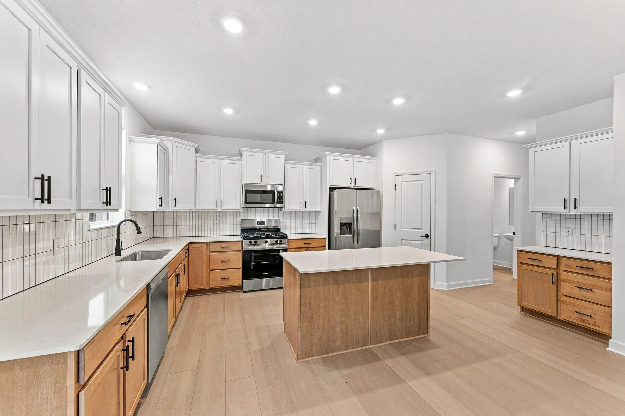 Photo 4 of 10927 Henslowe S Avenue