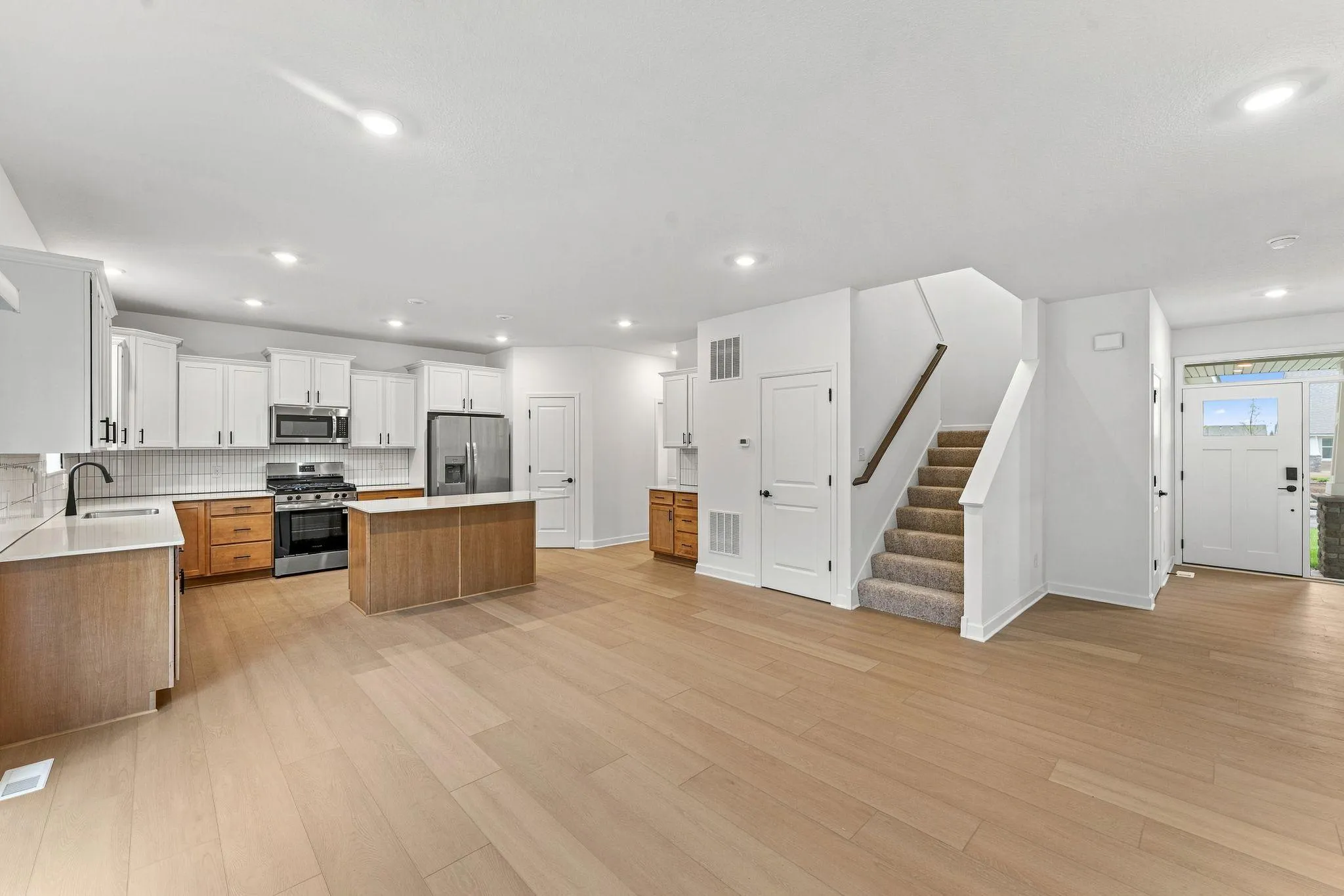 Photo 6 of 10927 Henslowe S Avenue