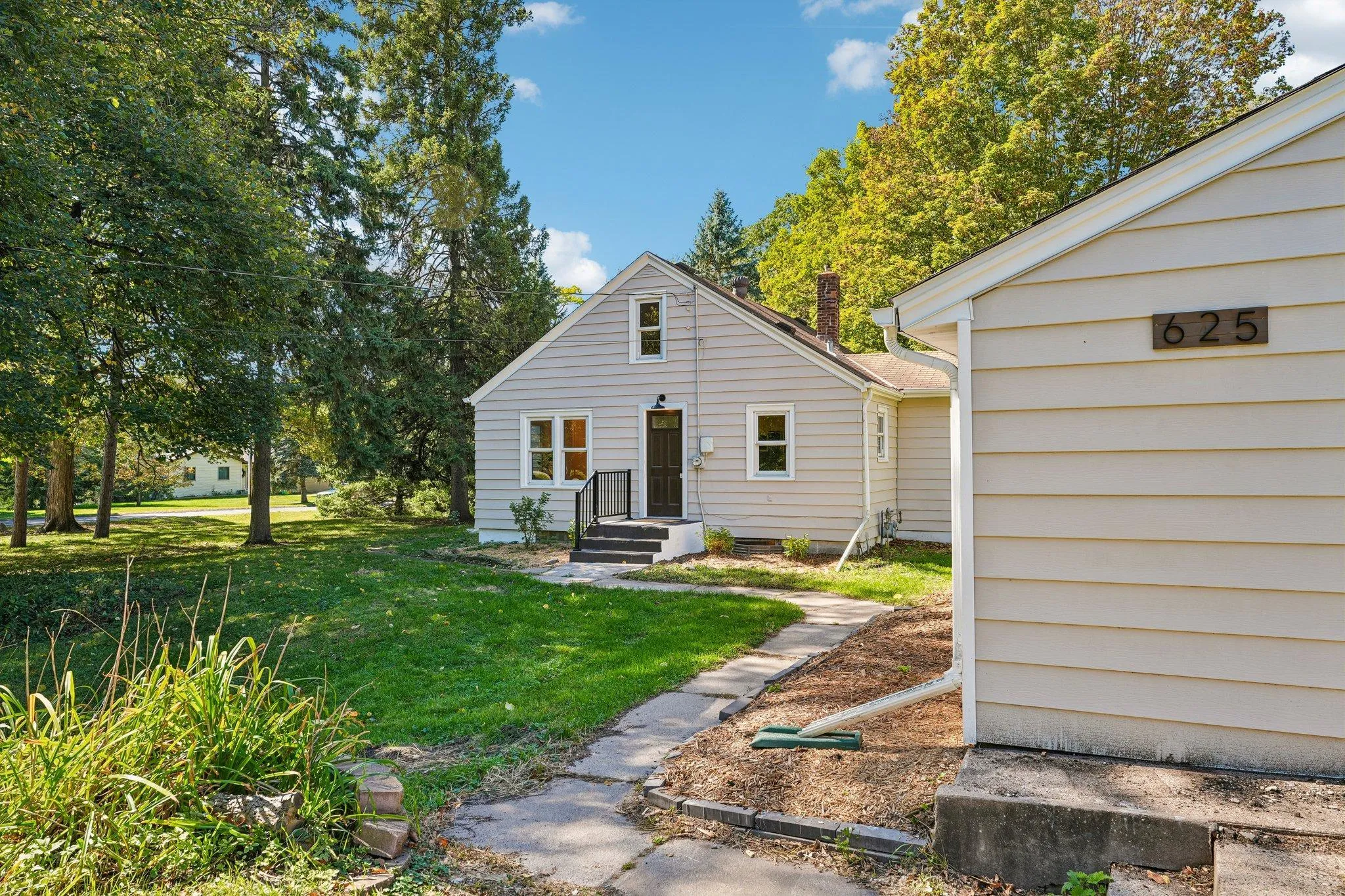 Photo 6 of 625 Bear N Avenue