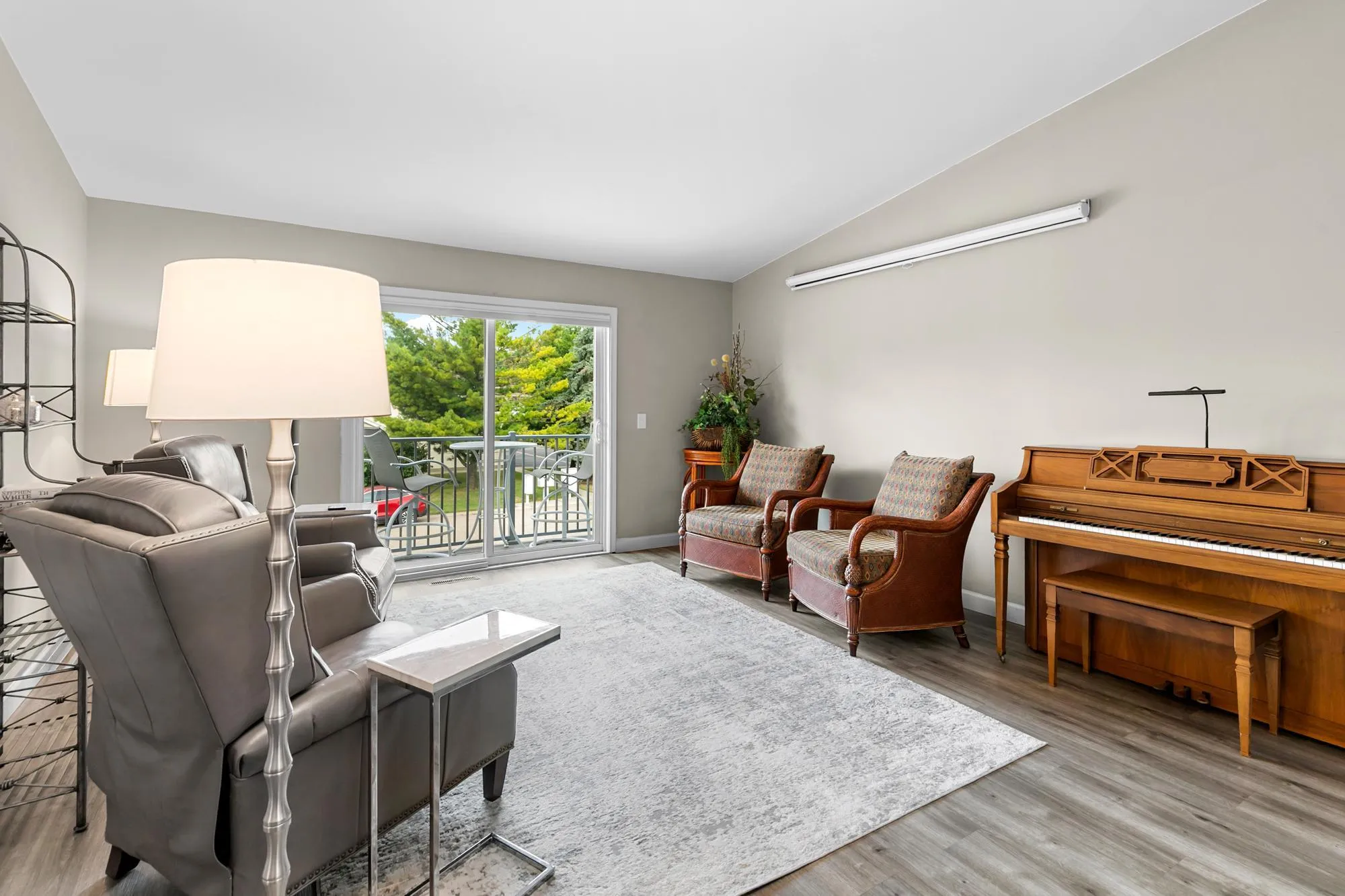 Photo 9 of 3290 Greenbrier Street Unit 3290c