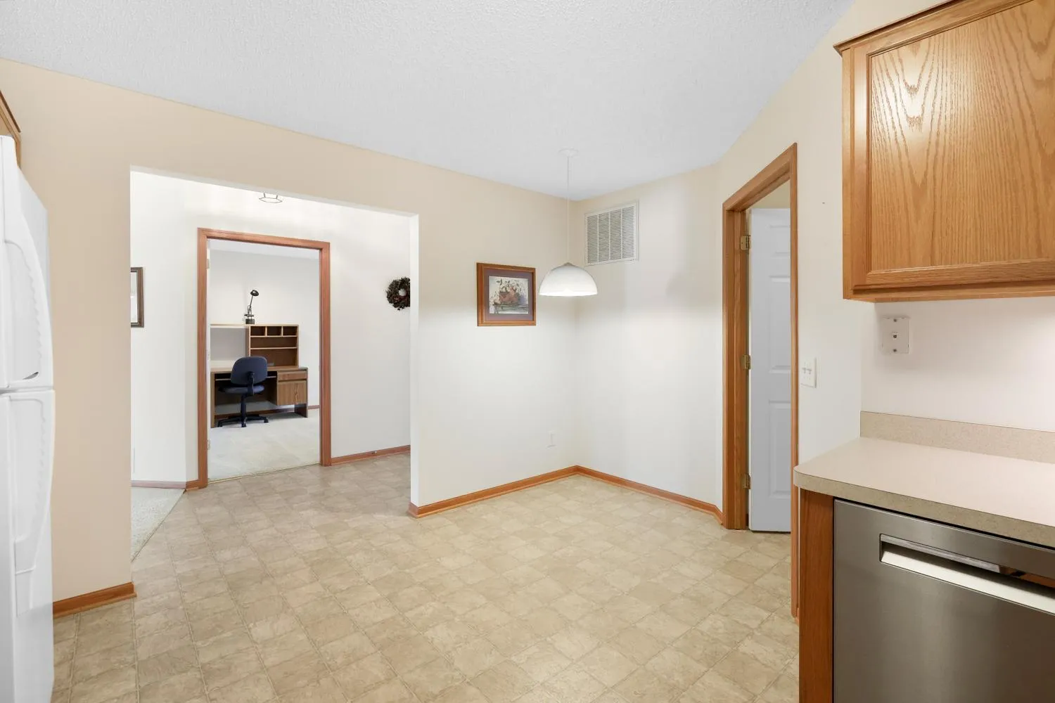Photo 12 of 17471 Deerfield Se Drive