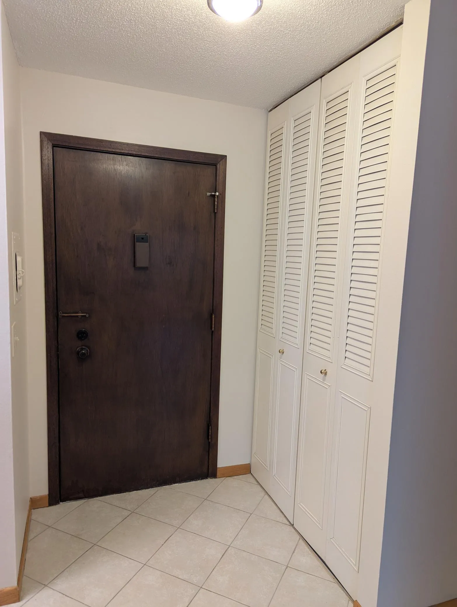 Photo 11 of 2630 Pleasant S Avenue Unit 206