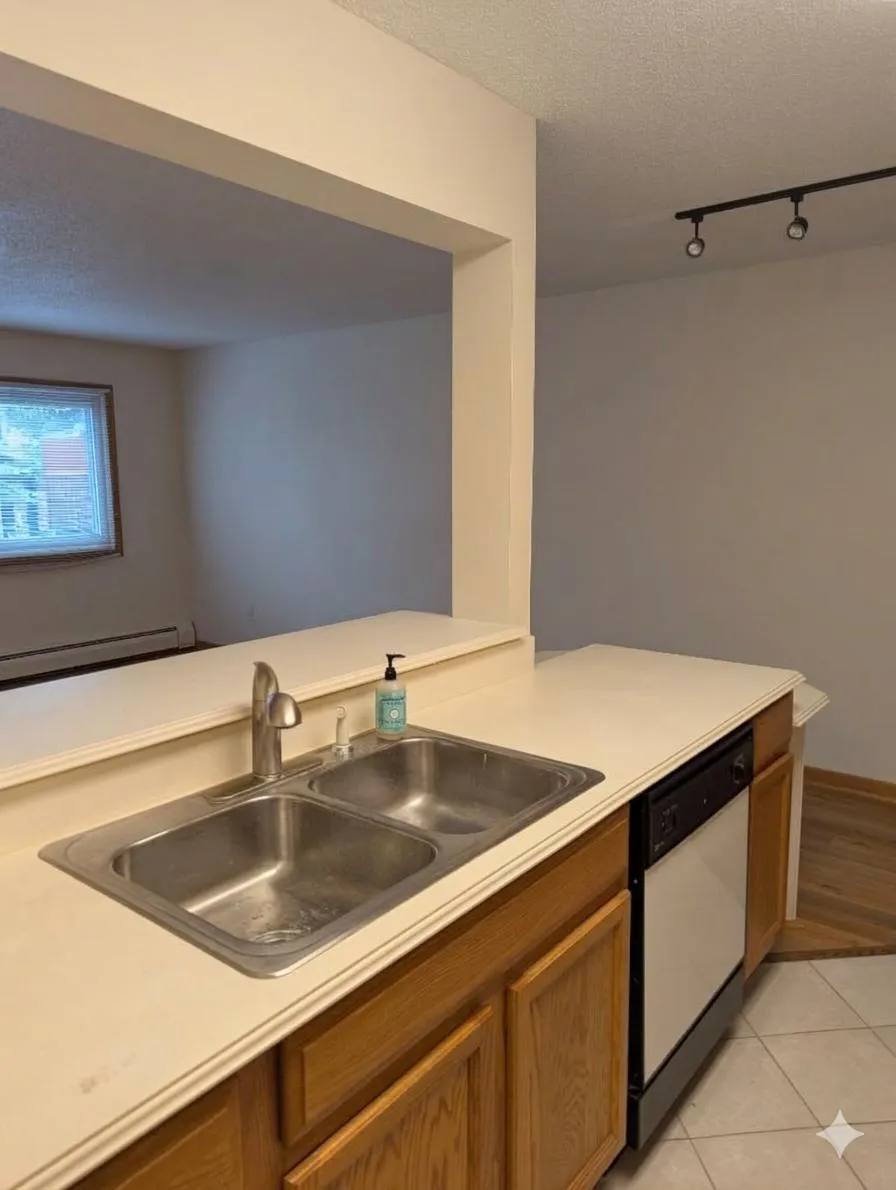 Photo 5 of 2630 Pleasant S Avenue Unit 206