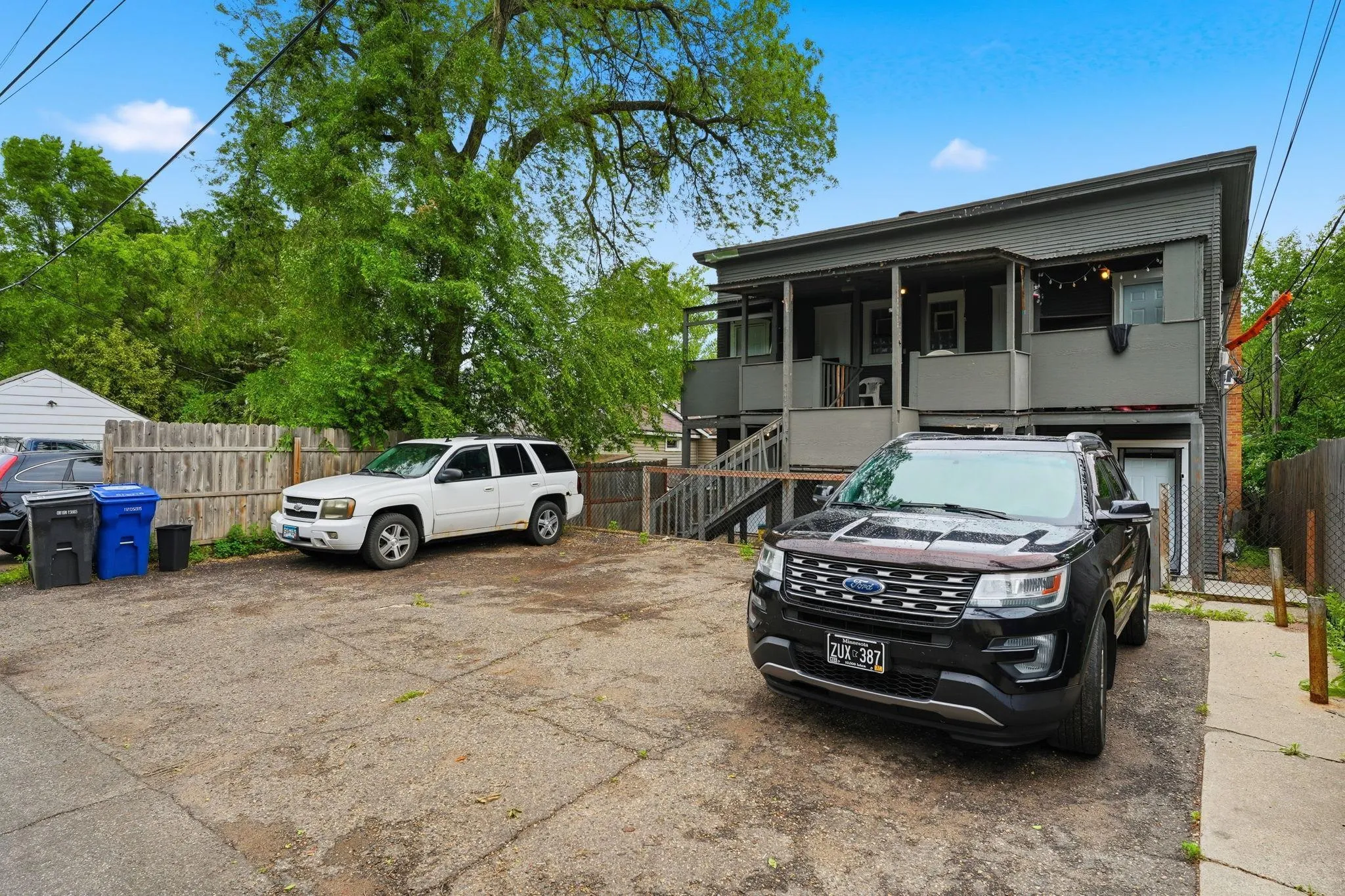 Photo 52 of 733 Bradley Street